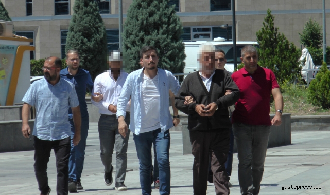 Yolcu kavgasında meslektaşını öldüren taksici ve babası adliyeye sevk edildi!