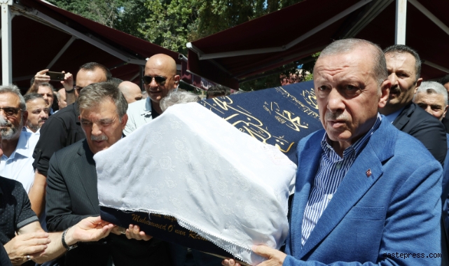 Gül ve Erdoğan tabutu birlikte omuzladı!
