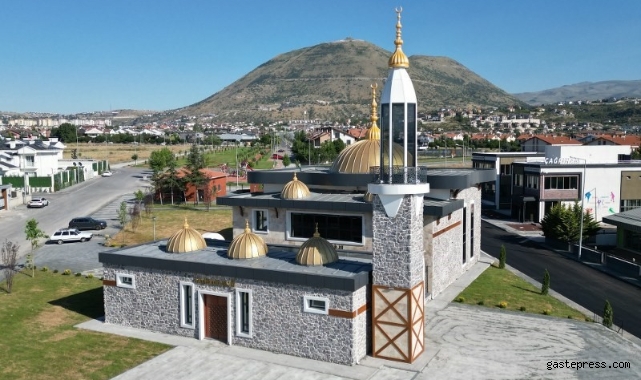 Mimarisiyle Kayseri’de tek olan Saçmacı Cami ibadete açıldı!