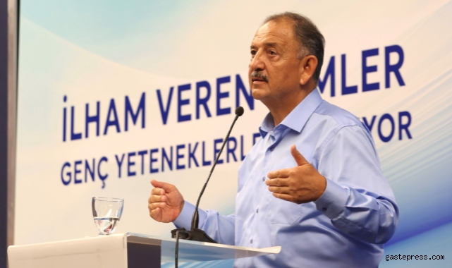 Bakan Özhaseki'den gençlere altın değerinde tavsiyeler: "Mesleğinizi en iyisi olabilmek için seçin"