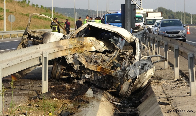 Bariyerin önünden girip arkasından çıktığı otomobil alev aldı: 2 ölü, 1 yaralı!