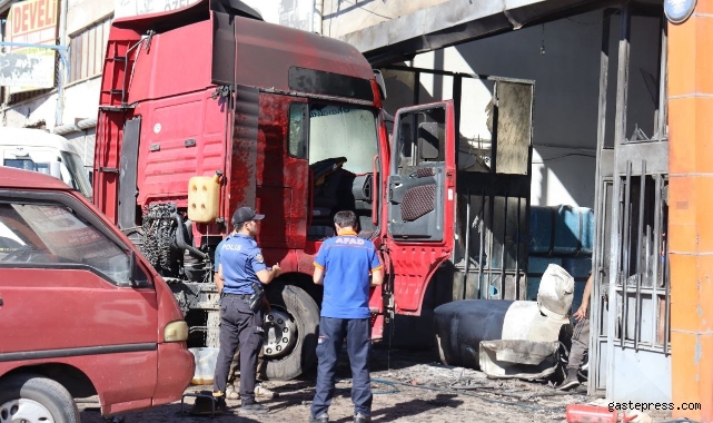 Kayseri’de tırın yakıt deposu patladı: 1’i ağır 2 yaralı