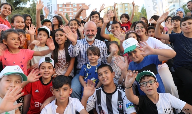 Kocasinan’ın sokak oyunları şenliğinde Başkan Amca’ya sevgi seli!