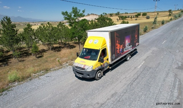 Gezici kütüphane az gitti, uz gitti, dere tepe düz gitti!