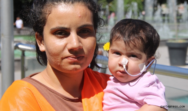 İkizi depremde hayatını kaybeden Aybüke bebeğin yaşam mücadelesi!