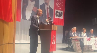SON DAKİKA… CHP Kayseri İl Kongresi’nde Orhan Oba adaylıktan çekildi.