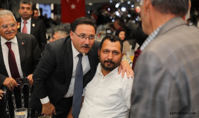 Vali Çiçek, Gaziler Onuruna Yemek Verdi!