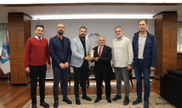 Başkan Büyükkılıç’a KAYMOS’tan “teşekkür” plaketi!