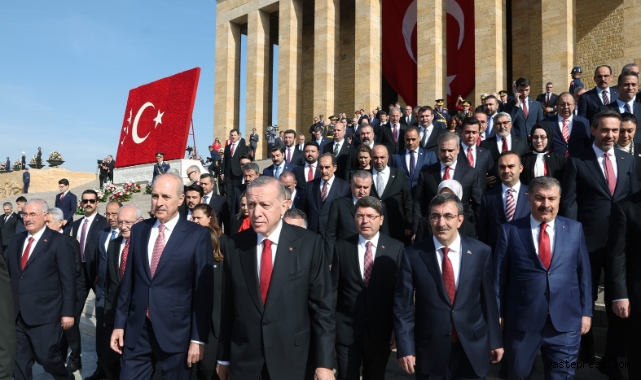 Devlet erkanı Atatürk'ün huzurunda!