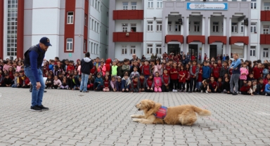 Jandarmadan öğrencilere ‘hayvan hakları’ ve ‘trafik’ eğitimi!