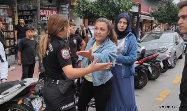 Kasksız yakalanan motosikletli kadın, polisleri çileden çıkardı!