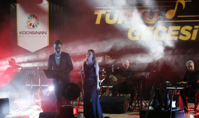 Kocasinan'ın 'Türkü Gecesi' Gönüllere yol açtı. Türkü Gecesi hem üzünlendirdi, hem de coşturdu!