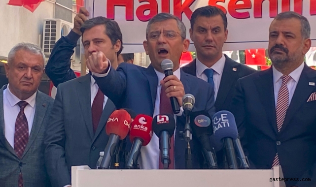 Özgür Özel, İzmir’de CHP’li delegelerle bir araya geldi!