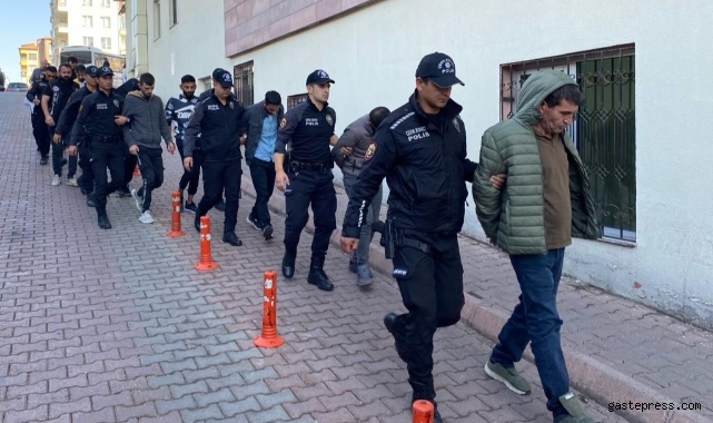 Uyuşturucu operasyonunda yakalanan 9 şahıs adliyede!
