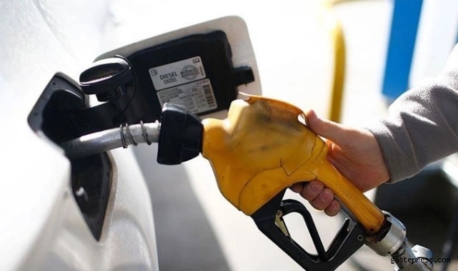 Akaryakıt fiyatları bir kez daha değişti motorine indirim geldi! 14 Kasım 2023 litresi ne kadar oldu?