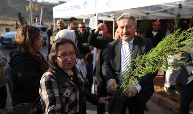 Başkan Palancıoğlu: "Fidan değil ağaç dikiyoruz"