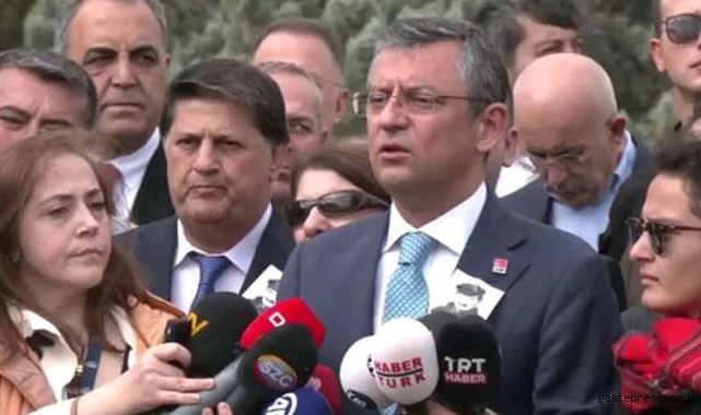 CHP Genel Başkanı Özgür Özel, Bülent Ecevit'i mezarı başında andı!