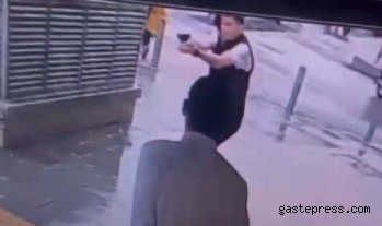 İzmir'de kalabalığın ortasında silahlı saldırı kamerada!