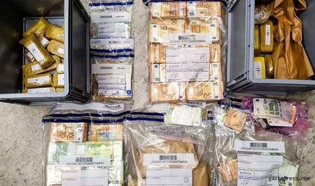 Türkiye'ye geliyorlardı! Otomobilden 50 kilo altın ve 500 bin euro çıktı!