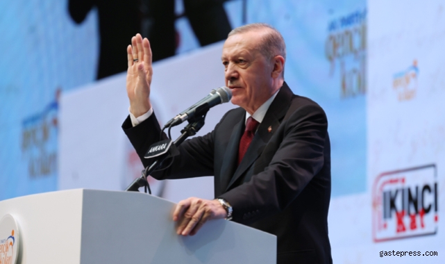Cumhurbaşkanı Erdoğan: “Teröristle aynı dili konuşan, terörist gibi muamele görmekten kaçamaz”