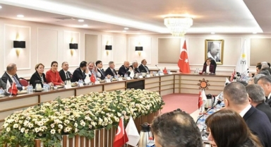 İYİ Parti karar için toplandı! CHP ile işbirliği yapılacak mı? GİK sonrası açıklama yapılacak!