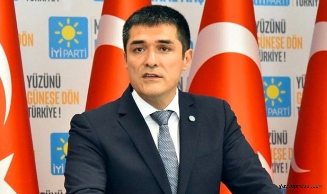 İYİ Parti'ye yeni operasyon mu? O SMS mesajı ortalığı karıştırdı Buğra Kavuncu'dan açıklama!