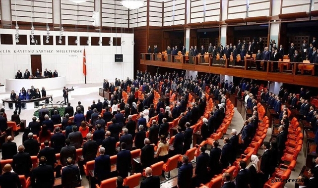 Meclis'te istifa trafiği: 600 milletvekilinden 53'ü partilerinden ayrıldı!