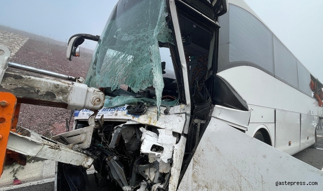 Sakarya'da 7 aracın karıştığı kazada ortalık kan gölüne döndü!