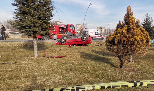 Takla atan otomobil parka savruldu!