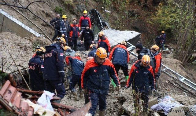 Zonguldak'tan acı haber geldi: Toprak altında kalan kadın ve oğlunun cansız bedenlerine ulaşıldı!