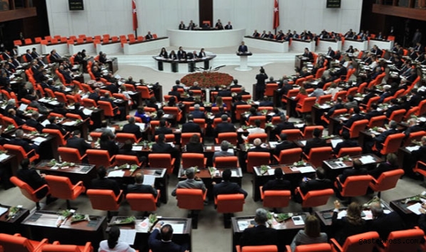 300 milletvekilinin maaşı 230 bin liraya yükseldi!
