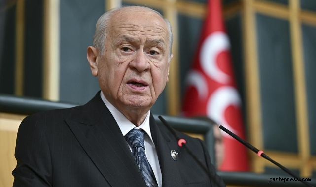 Bahçeli'den Fatih Camii imamına saldırıya tepki!
