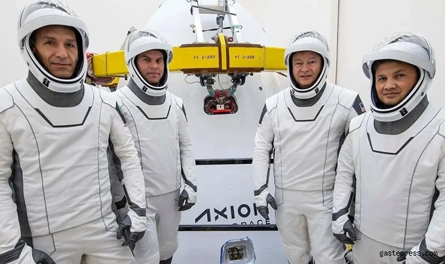 SpaceX'ten uzay yolculuğu için açıklama! Alper Gezeravcı ailesiyle vedalaştı!