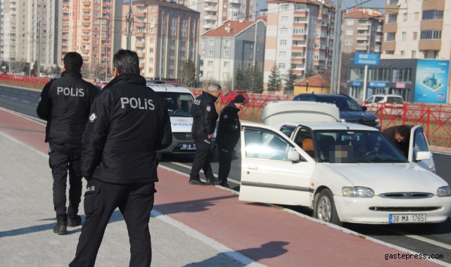 Aracın içinde ölü bulundu!