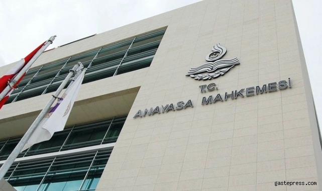 AYM'den tartışmalı hüküm: PKK'yı övene verilen ceza iptal edildi