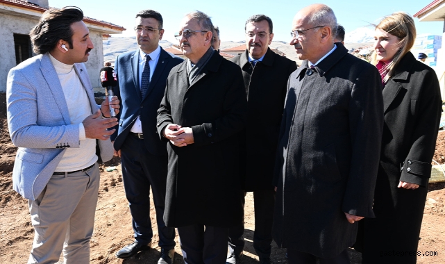 Bakan Özhaseki: "Önümüzdeki ay 75 bin konut yapmış olacağız"