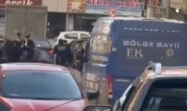 Cadde ortasındaki taşlı sopalı kavgada 1 kişi yaralandı!