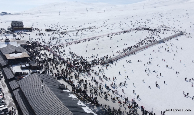 Erciyes'te hafta sonu pistler doldu taştı!