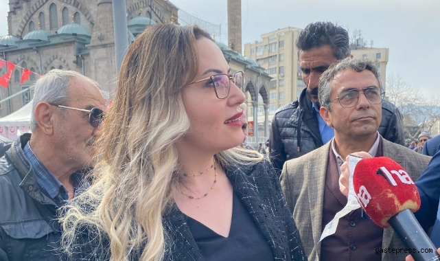 İYİ Parti Kocasinan İlçe Başkanı Şahin’den Cumhuriyet Meydanı’ndaki parti bayraklarına eleştiri!
