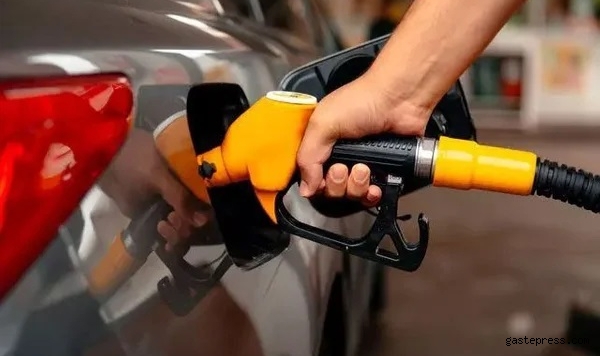 Motorine çok büyük zam geliyor! Gece yarısından önce depoları doldurun! Herşeye zam gelecek...