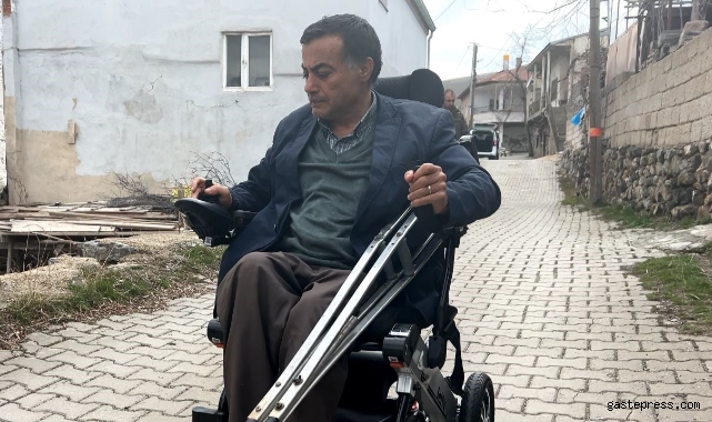 Başkan Büyükkılıç, akülü sandalye isteyen vatandaşın talebini anında yerine getirdi!