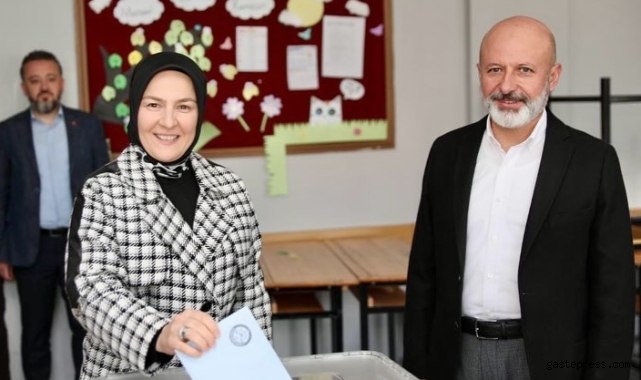 Başkan Çolakbayrakdar, Oyunu eşiyle birlikte kullandı!