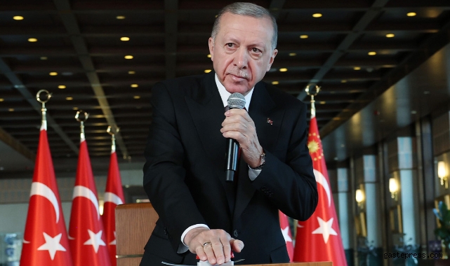 Cumhurbaşkanı Erdoğan, "Depreme karşı seferberlik ruhuyla çalışmaları sürdüreceğiz"