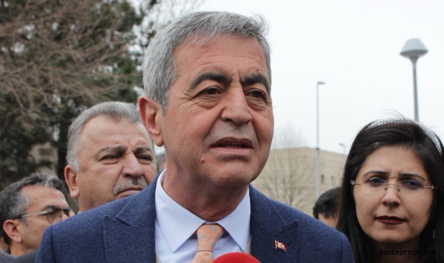 İYİ Parti Kayseri Büyükşehir Belediye Başkan Adayı Yücel, “Belediye kaynaklarıyla Memduh Bey kendine reklam yapıyor”