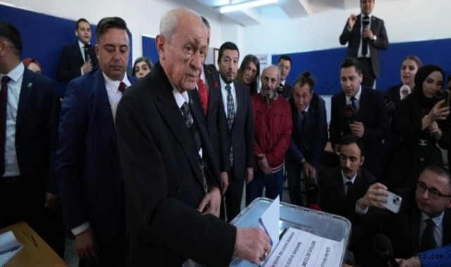 MHP lideri Devlet Bahçeli oyunu kullandı!