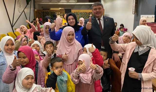 Önder Narin'e Doğu Türkistan'lı çocuklardan sevgi seli!