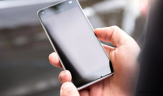 Vatandaşlar şikayet yağdırdı! BTK'dan cep telefonlarına tavan fiyat ayarı!