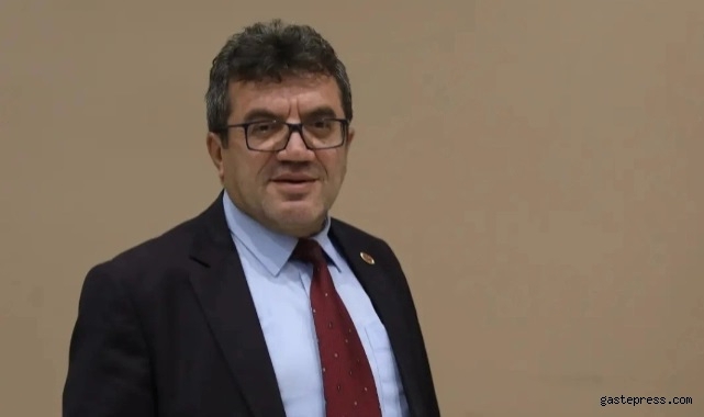 Adnan Kenanoğlu'ndan Çağrı: "Açıklık ve Çıplaklık Arasındaki Farkı Anlamalıyız"