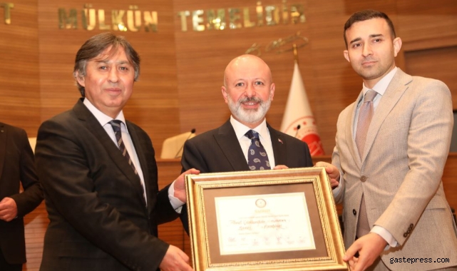 Başkan Çolakbayrakdar, Mazbatasını aldı!