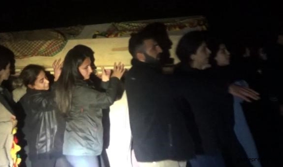 DEM'li milletvekili terörist cenazesi taşıdı!